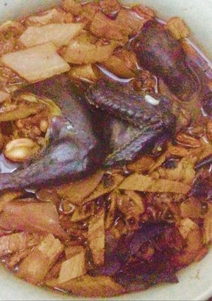 Hình của món Gà Ác hầm 10 vị thuốc bổ.