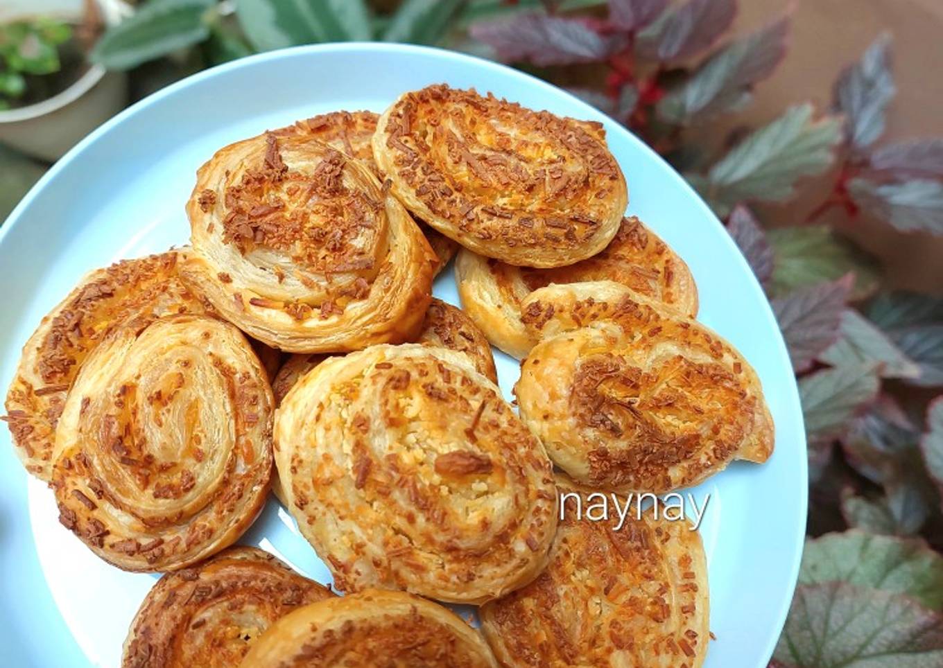 Cheese Puff Pastry Roll