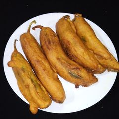 A picture of Potato stuffed green chillies.