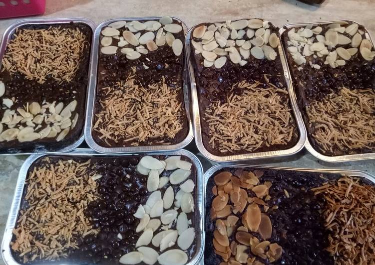 Fudgy Brownies Triple Toping Choco Almond Cheese