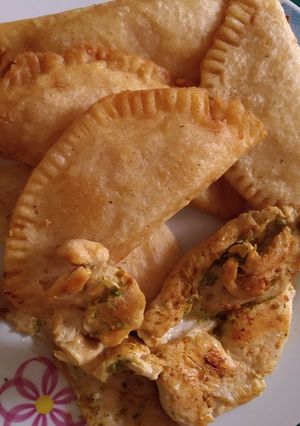 Una foto de Empanadas rellenas de arroz queso mozzarella y jamón ahumado