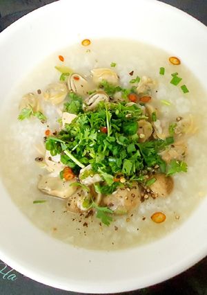 Hình của món Cháo nghêu nấm rơm 🍲.
