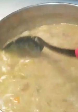 Una foto de Sopa de pollo con fideos