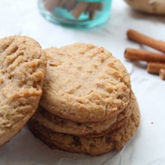 A picture of Vegan Autumn Spiced Cookies.
