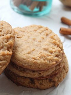 A picture of Vegan Autumn Spiced Cookies.