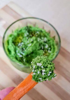 Una foto de Untable de arvejas congeladas y ajo 🫛 🧄 Dip verde 💚
