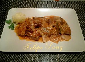 Foto principal de Hígado de cordero encebollado