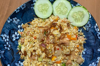 Resep Nasi goreng spesial sosis ham🌽🥕🍳, Lezat Sekali