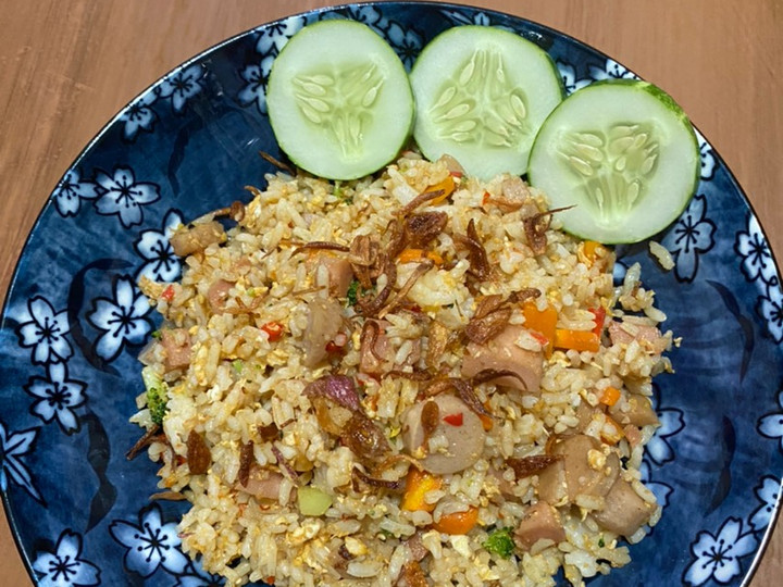 Resep Nasi goreng spesial sosis ham🌽🥕🍳, Lezat Sekali