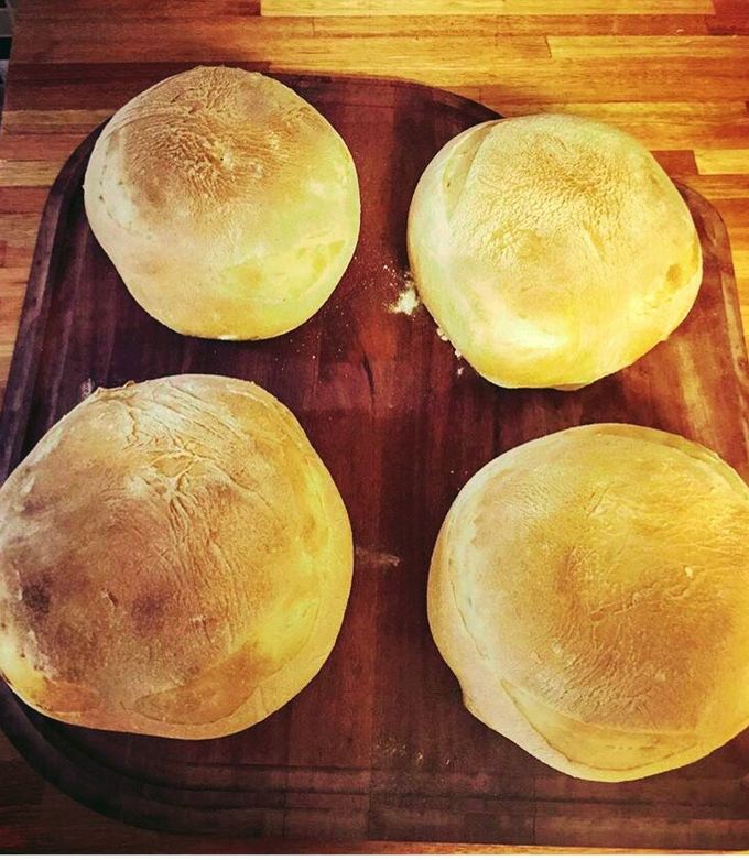 La galleta de piso: el pan criollo 3 https://img-global.cpcdn.com/recipes/28e0ecb2653a8477/680x781cq80/pan-de-campo-en-horno-de-barro-foto-principal.jpg