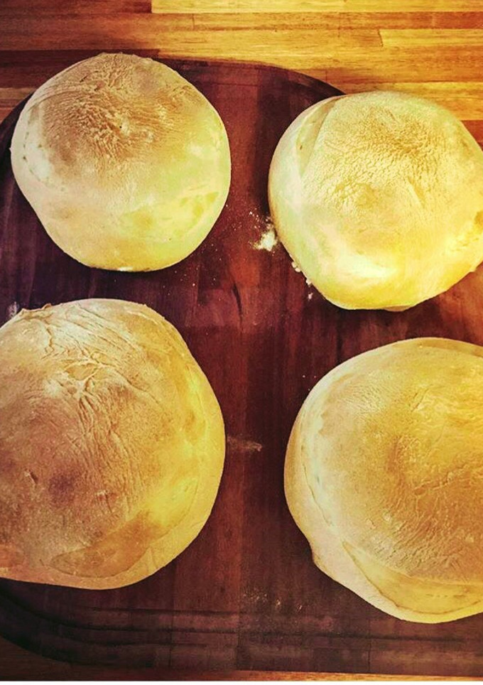 Una foto de Pan de campo en horno de barro