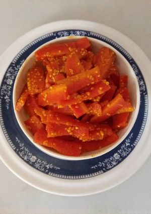 A picture of Carrots salad.