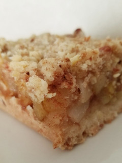 A picture of Almond pear shortbread bars.