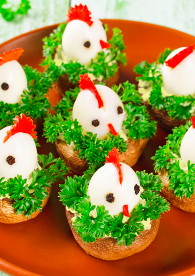 Una foto de Pollitos con huevos de codorniz y MayoVegana (Huevos de Pascua)