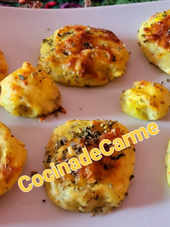 Una foto de Tortitas de patata con queso y especias