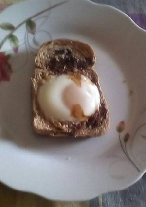 Una foto de Huevo en pan!