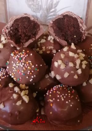A picture of Microwave Brownie Truffles.