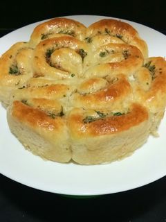 গার্লিক ফ্লাওয়ার ব্রেড (Garlic flower bread recipe in bengali) রেসিপির প্রধান ছবি