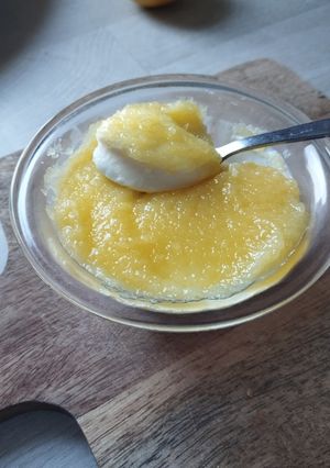 Φωτογραφία της συνταγής Panna cotta (Πάννα Κόττα) με λευκή σοκολάτα και κουλί μάνγκο