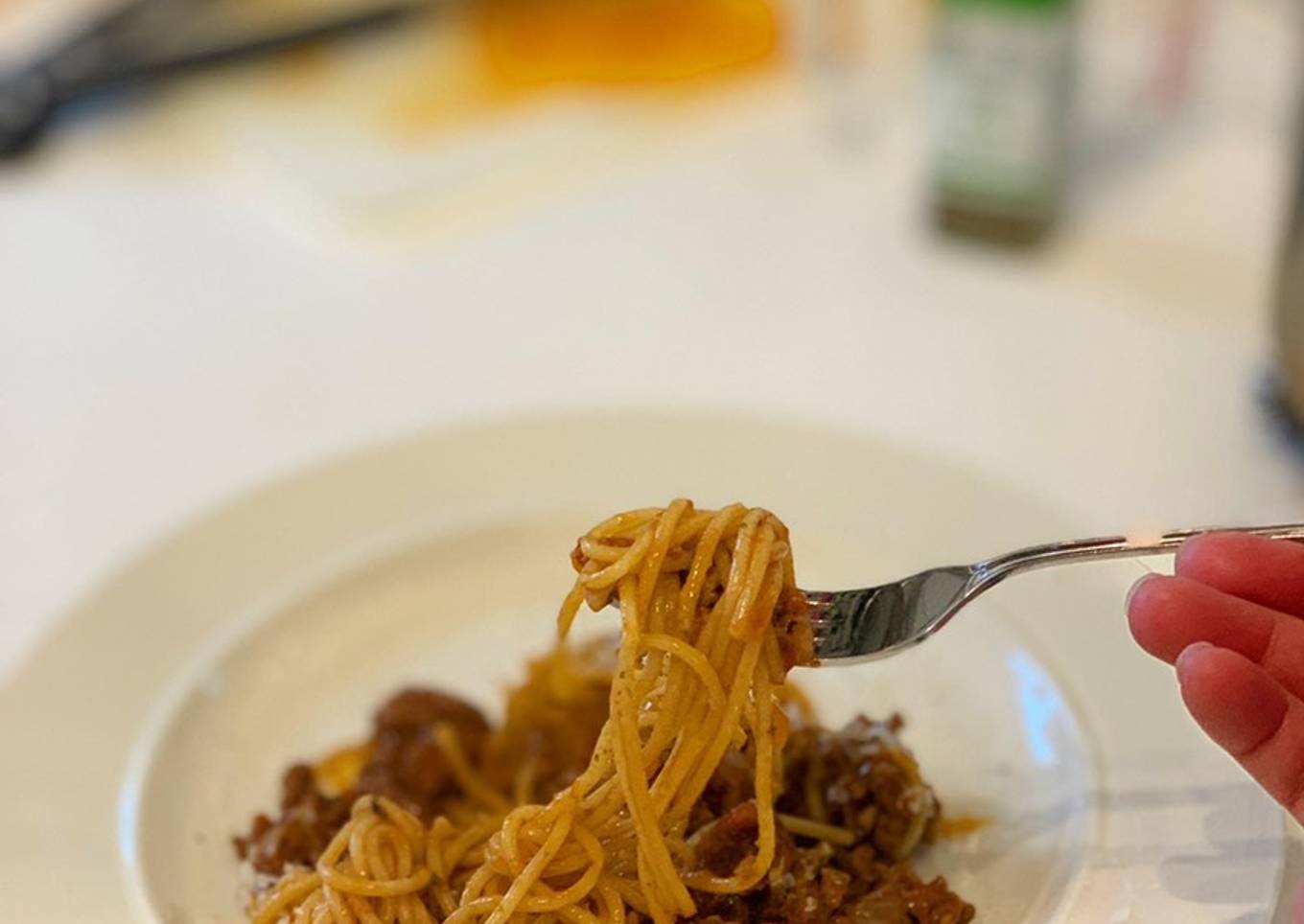 Quick and simple British bolognese pasta