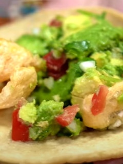 Una foto de Guacamole con Chicharrón