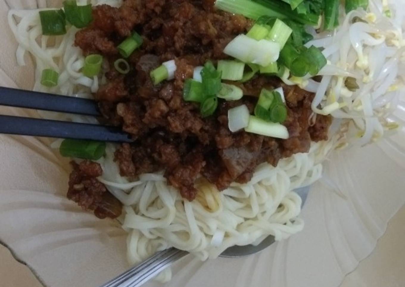 Mie pangsit babi