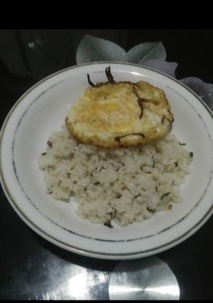 Foto resep ••Nasi goreng daun jeruk purut••