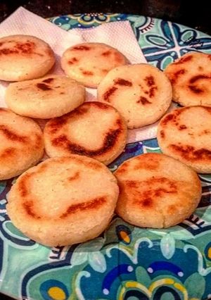 Una foto de Arepa con queso mozzarella 🧀