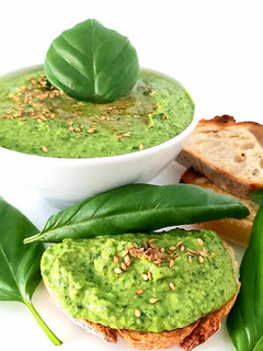 Une photo de Houmous épinards basilic