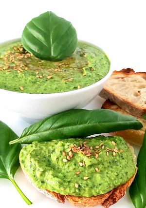 Une photo de Houmous épinards basilic
