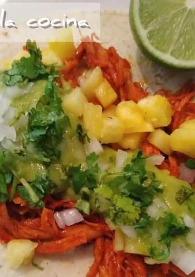 Una foto de TACOS DE POLLO AL PASTOR 🧡🌮