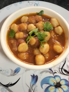 પંજાબી છોલે ચણા (Punjabi Chhole Chana Recipe In Gujarati) રેસીપી મુખ્ય ફોટો