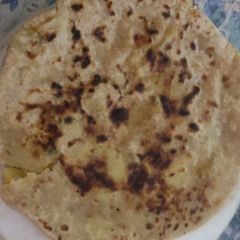 A picture of Aloo ka paratha.