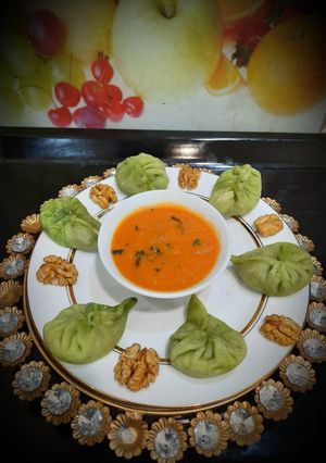 A picture of Spinach Walnut Momos.