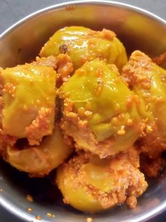 બાફેલા ગુંદા નું અથાણું (Bafela Gunda Athanu Recipe In Gujarati) રેસીપી મુખ્ય ફોટો