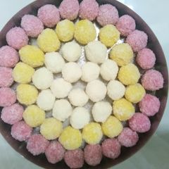 A picture of Nariyal laddu.