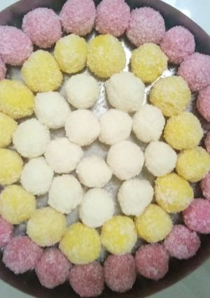 A picture of Nariyal laddu.