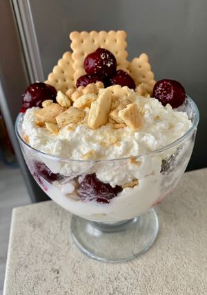 Túrós - meggyes pohárkrém recept fotója
