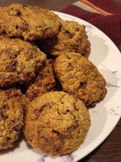Una foto de Galletas de avena y palta 🥑 con chips de chocolate