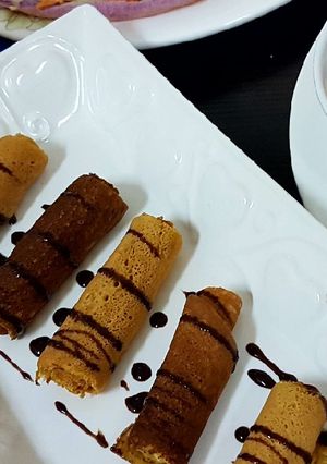 बेसन कृीप रोल (besan crepe roll recipe in Hindi) रेसिपी मुख्य फोटो