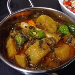 A picture of Methi Aloo goasht.