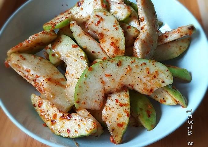 135.Rujak jambu kristal bon cabe