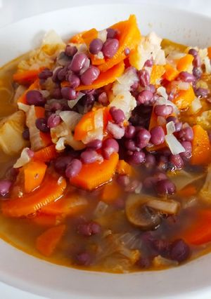 Una foto de Potaje de azukis con verduras