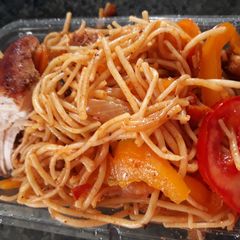 A picture of Spagetti jollof.