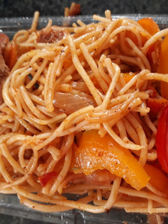 A picture of Spagetti jollof.