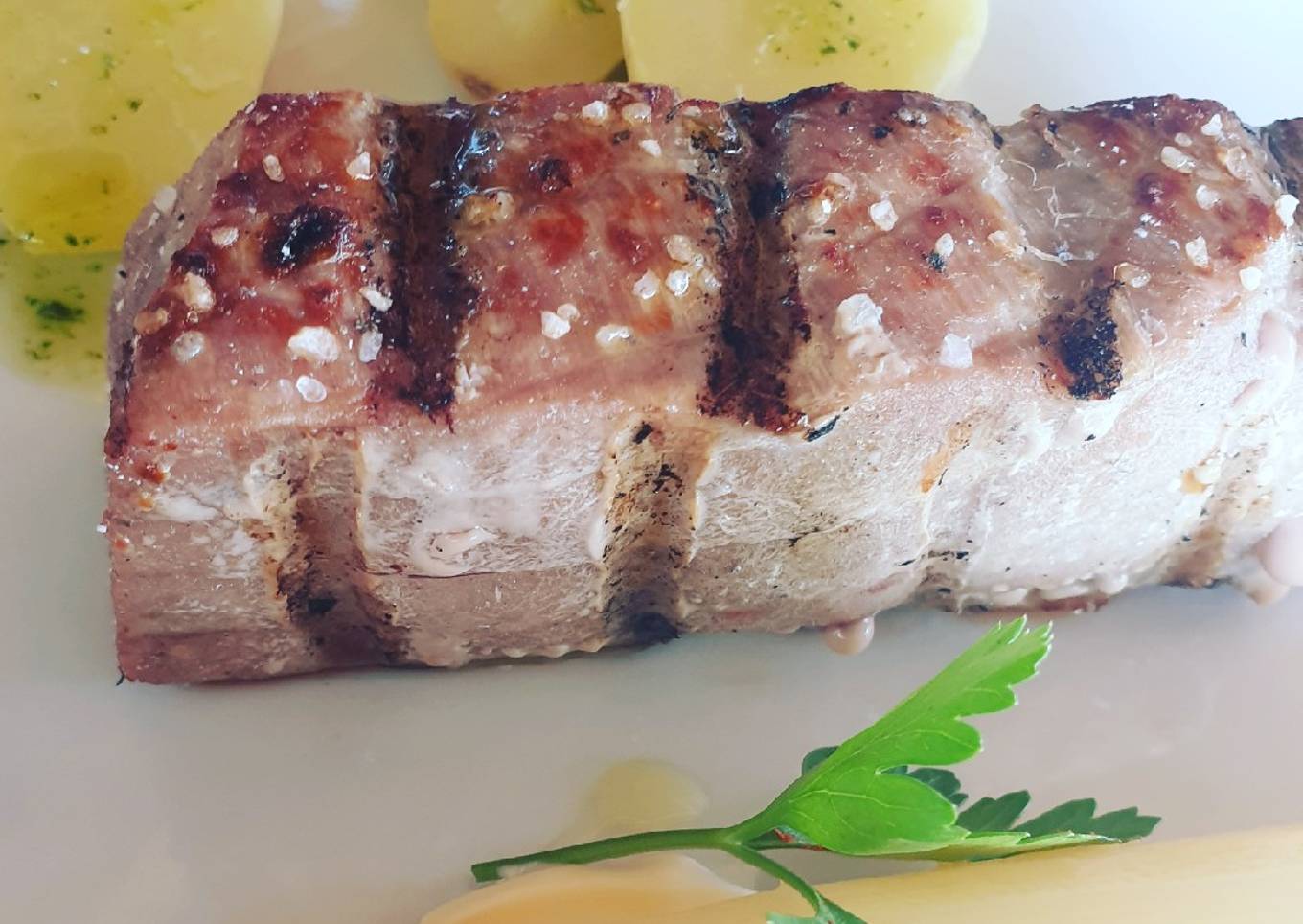 Taco de atún en brasas con barbacoa lotus grill