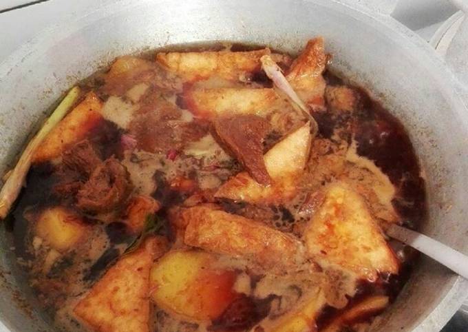 Semur daging Betawi