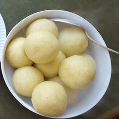 A picture of German potato dumpling.