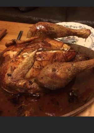 Une photo de Chapon rôti aux pruneaux