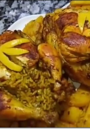 صورة لوصفة دجاج محشي مطهو في طنجرة الضغط